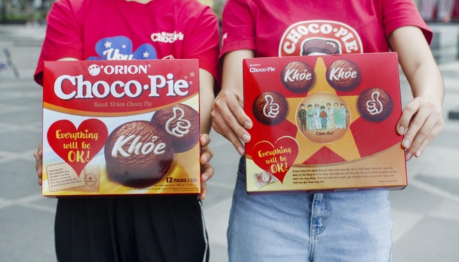 Orion vẽ thông điệp “khỏe” lên bánh Choco.Pie động viên đội ngũ y bác sĩ và quân nhân đang phục vụ bệnh nhân trong chiến dịch Covid 19 - Ảnh 3.