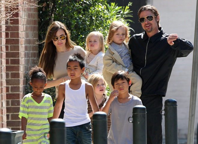 Rộ tin Angelina Jolie nhận nuôi đứa con thứ 7: Lí do khiến Brad Pitt không chịu nổi phải ly hôn là đây? - Ảnh 3.