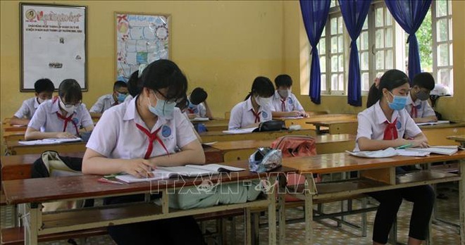 Ghi nhận ng&agrave;y đầu học sinh trở lại trường học sau đợt nghỉ dịch COVID-19  - Ảnh 2.