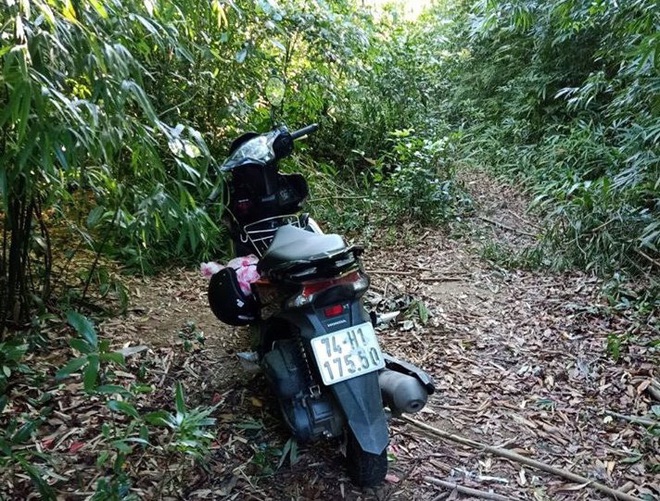 Ảnh: 20 giờ tr&egrave;o đ&egrave;o, lội suối t&igrave;m kiếm 2 c&ocirc; g&aacute;i bị lạc trong rừng s&acirc;u - Ảnh 3.