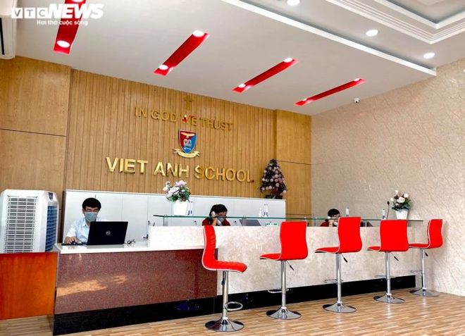 Bị phụ huynh phản đối, Việt Anh School miễn toàn bộ học phí 3 tháng nghỉ dịch - Ảnh 1.