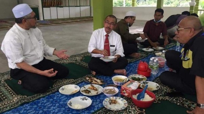 Thứ trưởng Y tế Malaysia bị phạt v&igrave; vi phạm lệnh phong tỏa chống Covid-19 - Ảnh 1.