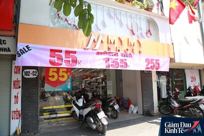 Loạt khu phố thời trang ở Hà Nội mở cửa trở lại, giảm giá sốc lên tới 80%  - Ảnh 7.