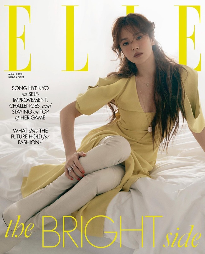 H&ocirc;m qua bị ch&ecirc; như b&uacute;p b&ecirc; ma, nay Song Hye Kyo đ&aacute;p lại bằng loạt ảnh vừa lạ vừa đẹp muốn xỉu: U40 vẫn l&agrave; n&agrave;ng thơ ch&acirc;u &Aacute;! - Ảnh 5.