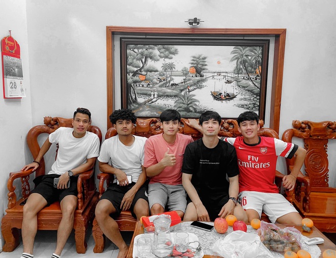 Tranh thủ thời gian rảnh, C&ocirc;ng Phượng đến thăm nh&agrave; bạn th&acirc;n Minh Vương - Ảnh 1.