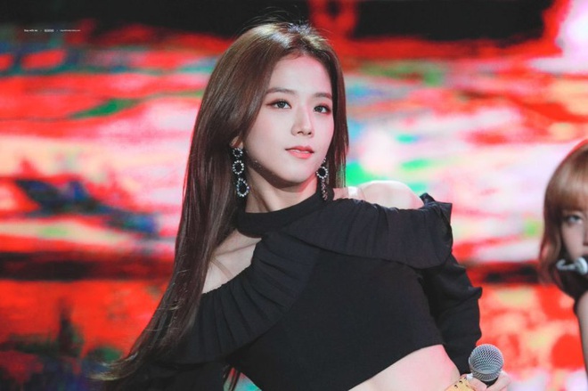 Playlist nhạc mùa cách ly của BLACKPINK: Jisoo chọn nhạc phim của Lady Gaga, Lisa “say đắm” Troye Sivan, riêng Rosé thì gợi ý nhạc… đi tắm - Ảnh 1.