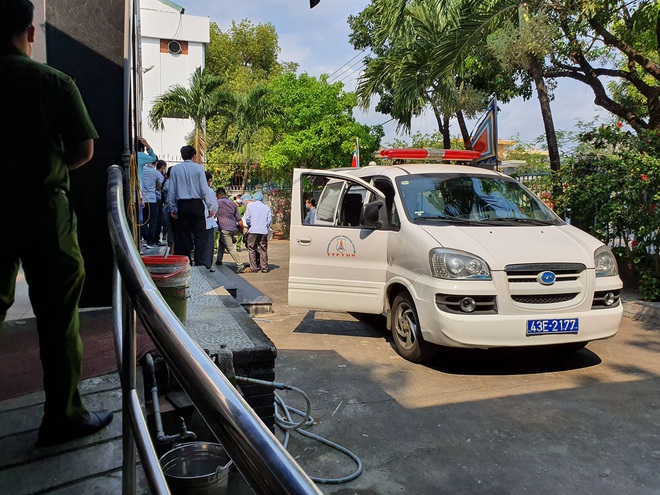 Đề xuất thăng qu&acirc;n h&agrave;m 2 c&ocirc;ng an hy sinh trong l&uacute;c truy bắt nh&oacute;m đua xe cướp giật - Ảnh 2.