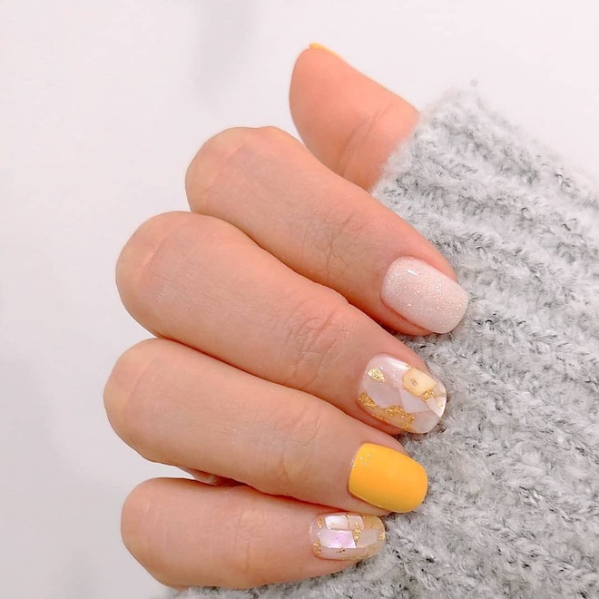 Bộ nail làm tăng thần thái là có thật: 12 mẫu nail sang-xịn-mịn bạn nên ghim ngay đợi ngày bung lụa - Ảnh 9.