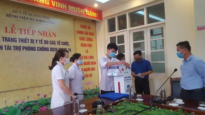 Quảng Ninh: Nam sinh lớp 9 chế tạo m&aacute;y s&aacute;t khuẩn tự động tặng cơ sở y tế - Ảnh 5.