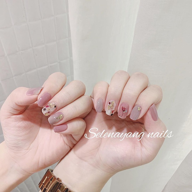 Bộ nail làm tăng thần thái là có thật: 12 mẫu nail sang-xịn-mịn bạn nên ghim ngay đợi ngày bung lụa - Ảnh 4.