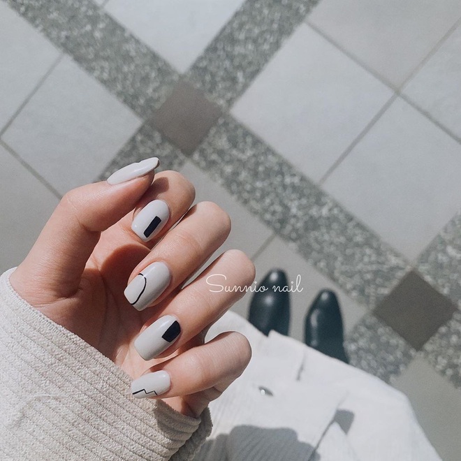 Mẫu nail xinh cho các nàng thích màu trắng🥰🥰🥰 Bài làm của học viên 😍  Qua ngay với chúng mình để rinh về những bộ nail cực kỳ … | Instagram