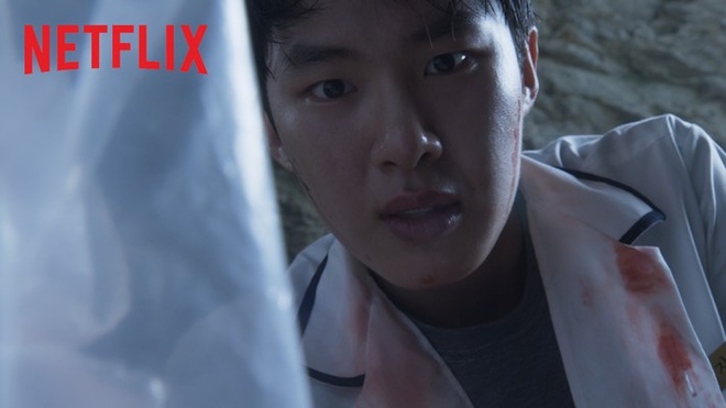 Extracurricular: Ph&aacute;t h&atilde;i v&igrave; &ldquo;b&oacute;c&rdquo; đường d&acirc;y mại d&acirc;m của cậu &uacute;t Tầng Lớp Itaewon, nhạy cảm v&agrave; bạo lực ăn trọn 10 điểm? - Ảnh 2.