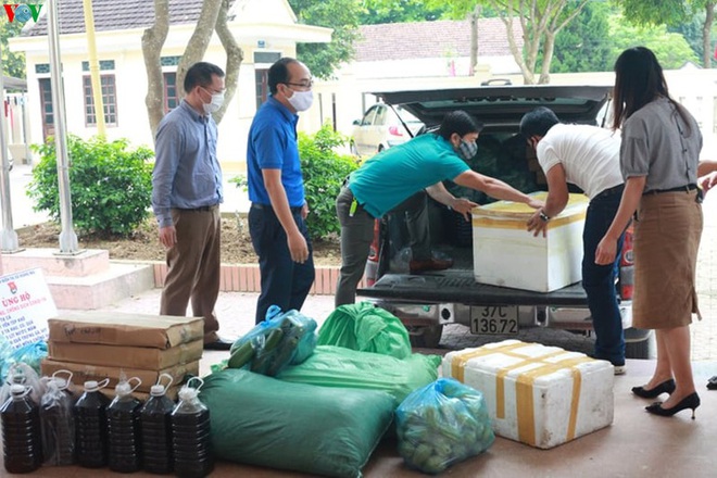 X&acirc;m nhập khu c&aacute;ch ly chứng kiến chuyện hậu cần cảm động - Ảnh 6.