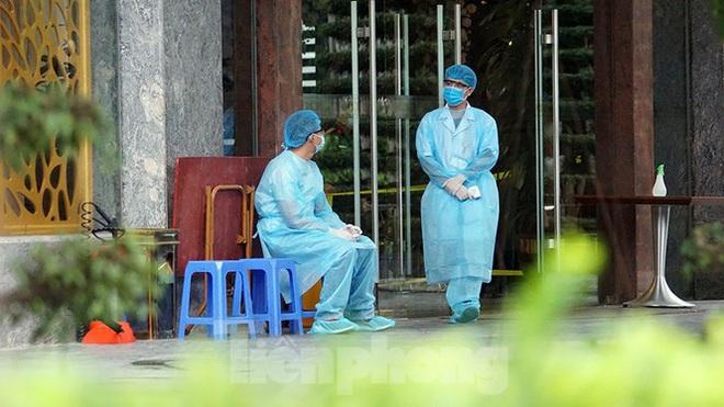 Cuộc sống c&aacute;ch ly của c&aacute;c y b&aacute;c sĩ Bạch Mai trong kh&aacute;ch sạn 4 sao - Ảnh 14.