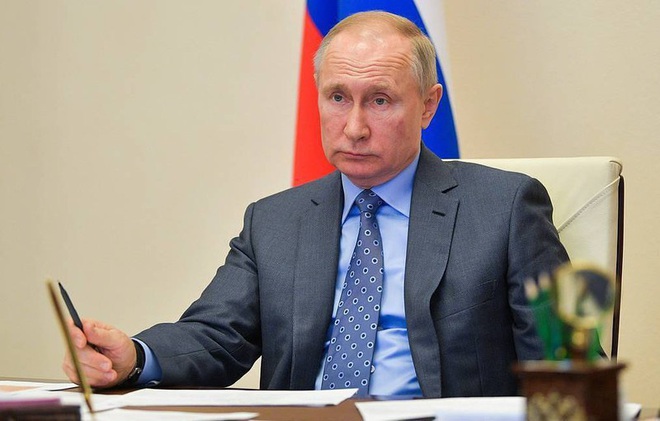 Ông Putin tiếp tục làm việc từ xa sau khi tiếp xúc bác sỹ mắc Covid-19  - Ảnh 1.