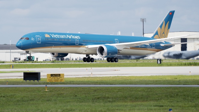 Vietnam Airlines miễn ph&iacute; v&eacute; cho b&aacute;c sỹ, y t&aacute;, chuy&ecirc;n gia y tế v&agrave; vận chuyển h&agrave;ng h&oacute;a ph&ograve;ng, chống dịch Covid-19 - Ảnh 1.
