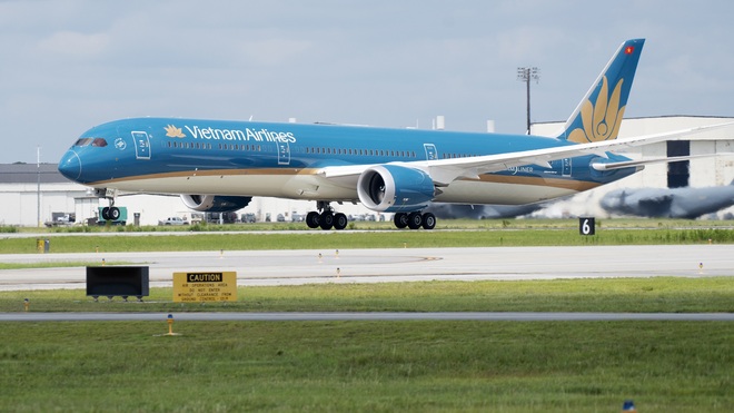 Vietnam Airlines miễn phí vé cho bác sỹ, y tá, chuyên gia y tế và vận chuyển hàng hóa phòng, chống dịch Covid-19 - Ảnh 1.