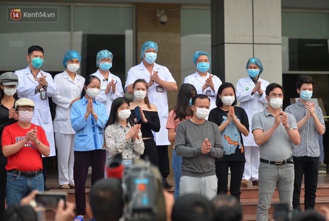 Nữ nhân viên Công ty Trường Sinh khỏi bệnh sau 10 ngày điều trị: Các con yên tâm không phải lo cho mẹ. Mẹ có công ty và Nhà nước lo - Ảnh 1.