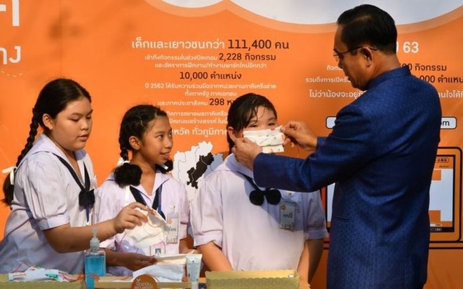 Thái Lan đóng cửa các trường học đến 1/7 vì Covid-19 - Ảnh 1.