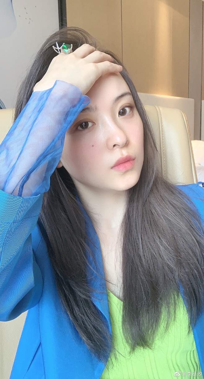 Th&iacute; sinh S&aacute;ng Tạo Doanh g&acirc;y sốt Weibo: Trạng nguy&ecirc;n thi&ecirc;n t&agrave;i, visual thanh t&uacute;, đỗ ĐH Bắc Kinh d&ugrave; lơ l&agrave; v&igrave; y&ecirc;u đương - Ảnh 8.