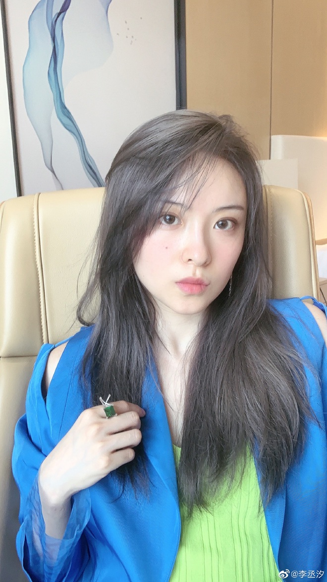 Th&iacute; sinh S&aacute;ng Tạo Doanh g&acirc;y sốt Weibo: Trạng nguy&ecirc;n thi&ecirc;n t&agrave;i, visual thanh t&uacute;, đỗ ĐH Bắc Kinh d&ugrave; lơ l&agrave; v&igrave; y&ecirc;u đương - Ảnh 9.