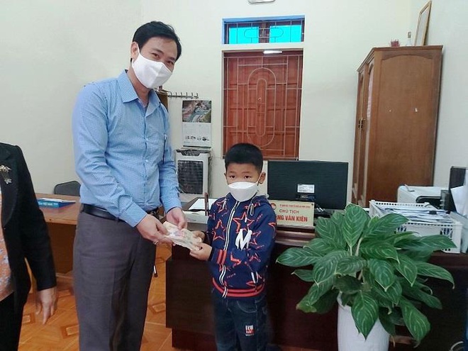 Học sinh lớp 2 đập lợn lấy tiền ủng hộ phòng chống COVID-19 - Ảnh 3.