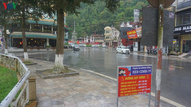 Sa Pa mưa m&ugrave;, thưa vắng kh&aacute;ch du lịch dịp nghỉ lễ 30/4 - Ảnh 2.