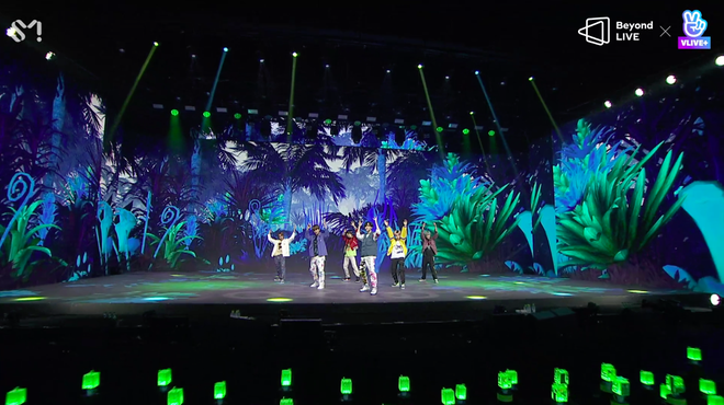 NCT Dream mang đến loạt sân khấu đa sắc màu cùng thử thách thần giao cách cảm; lập lời hứa sẽ đồng hành cùng fan thêm 50 năm nữa tại concert online - Ảnh 54.