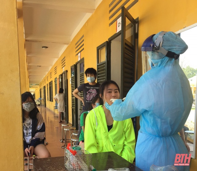 161 c&ocirc;ng d&acirc;n Việt Nam về từ Mỹ &acirc;m t&iacute;nh với virus SARS-CoV-2  - Ảnh 1.