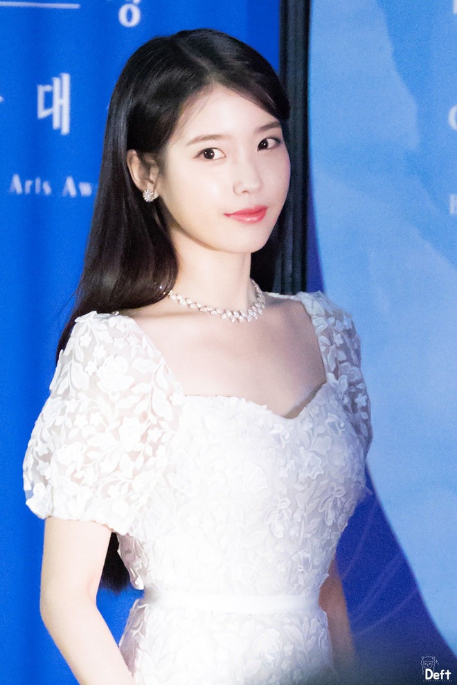 Viễn cảnh thảm đỏ Baeksang 2020 bùng nổ vì 5 mỹ nhân đề cử giải khủng: Combo Kim Hee Ae, IU, Son Ye Jin đúng là tuyệt phẩm - Ảnh 19.