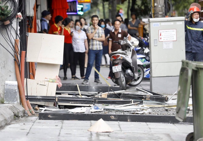 Hà Nội: Nổ bình gas kinh hoàng tại nhà hàng gà rán ở phố Cổ, 3 người nhập viện cấp cứu - Ảnh 6.