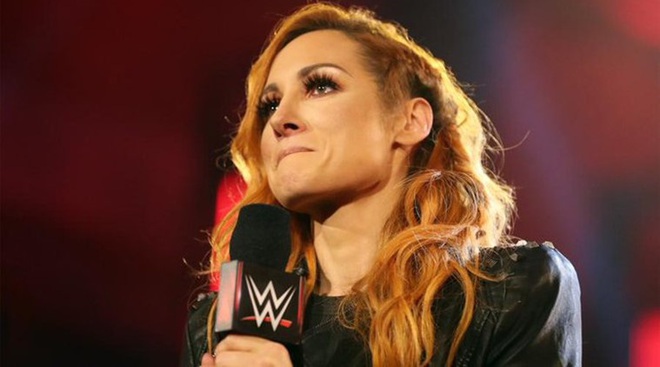 Mỹ nhân Becky Lynch thông báo có tin vui cùng với nam thần Seth Rollins, fan dù tiếc đai vô địch nhưng vẫn nô nức chúc mừng cặp đôi hot nhất làng WWE - Ảnh 1.