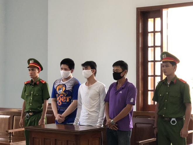 Cha bị hại tiếp tay để bị c&aacute;o tho&aacute;t tội hiếp d&acirc;m - Ảnh 1.