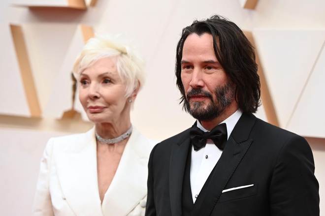 270,000 fans touched by the kindest star on the planet: People choose girlfriends, Keanu Reeves brings his biological mother to the Oscar red carpet - Photo 3.