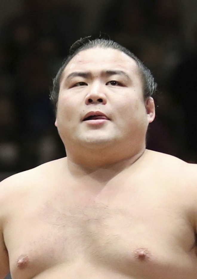 Võ sĩ sumo đầu tiên qua đời vì COVID-19 - Ảnh 1.