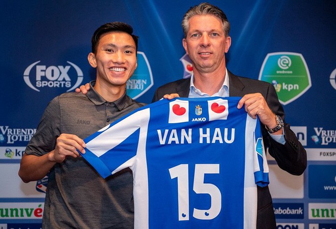 Fan SC Heerenveen gọi thương vụ Văn Hậu l&agrave; canh bạc kh&ocirc;ng đ&aacute;ng để đ&aacute;nh đổi, chỉ ra phương &aacute;n đ&agrave;m ph&aacute;n hợp l&yacute; - Ảnh 1.