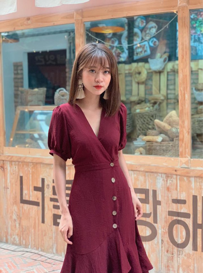 14 mẫu v&aacute;y liền mỏng m&aacute;t m&agrave; cực kỳ sang chảnh gi&aacute; chỉ từ 300k: N&agrave;ng c&ocirc;ng sở tha hồ điệu đ&agrave; trong H&egrave; n&agrave;y - Ảnh 14.