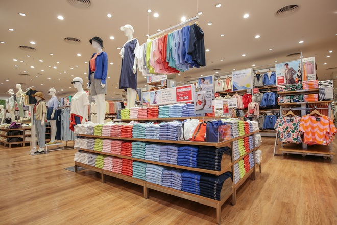 Bung lụa th&ocirc;i: C&aacute;c t&iacute;n đồ shopping ở xa trung t&acirc;m S&agrave;i G&ograve;n khỏi cần tị nạnh nữa v&igrave; Uniqlo vừa khai trương cửa h&agrave;ng thứ 2 tại vị tr&iacute; đắc địa n&agrave;y - Ảnh 3.
