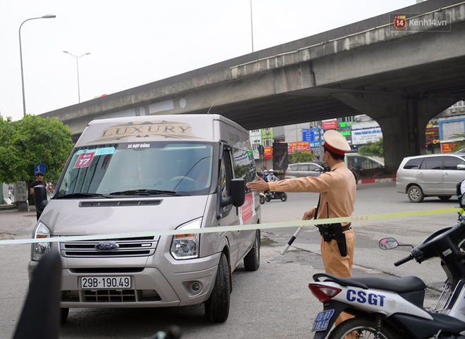 Ngày đầu CSGT tổng kiểm soát, dừng xe kiểm tra giấy tờ: Nhiều phương tiện bị xử lý  - Ảnh 6.