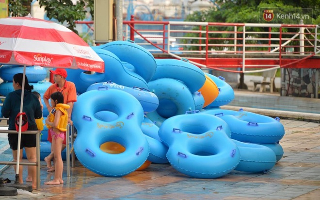 Công viên nước Hồ Tây đìu hiu ngày mở cửa trở lại - Ảnh 14.