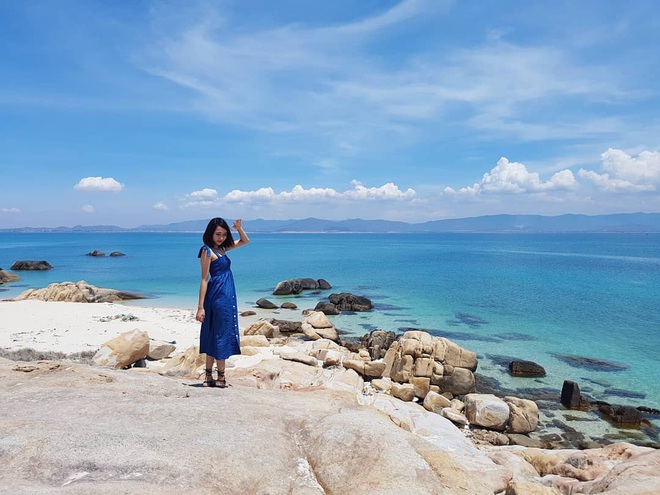 Vừa phát hiện một hòn đảo cực hoang sơ ở Việt Nam: Chưa cần chỉnh màu đã sở hữu làn nước xanh trong vắt, trông chẳng khác nào Maldives!  - Ảnh 6.