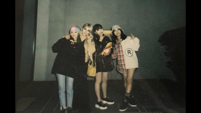 Khoảnh khắc x&uacute;c động nhất h&ocirc;m nay: 2NE1 tụ họp mừng 11 năm th&agrave;nh lập, fan bật kh&oacute;c v&igrave; gi&acirc;y ph&uacute;t thần th&aacute;nh - Ảnh 8.