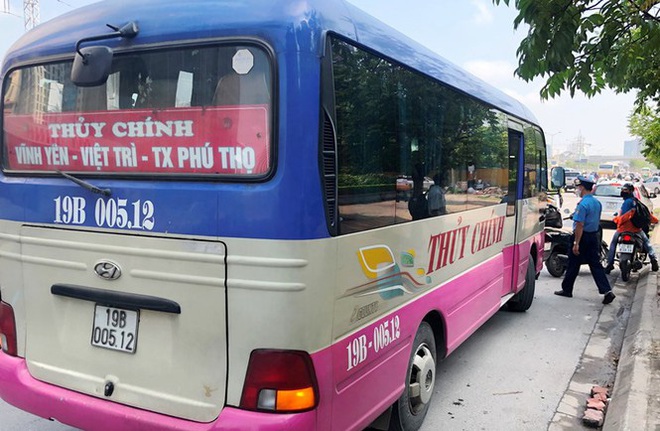 Xe khách rùa bò ở Hà Nội bỏ chạy khi bị kiểm tra - Ảnh 6.