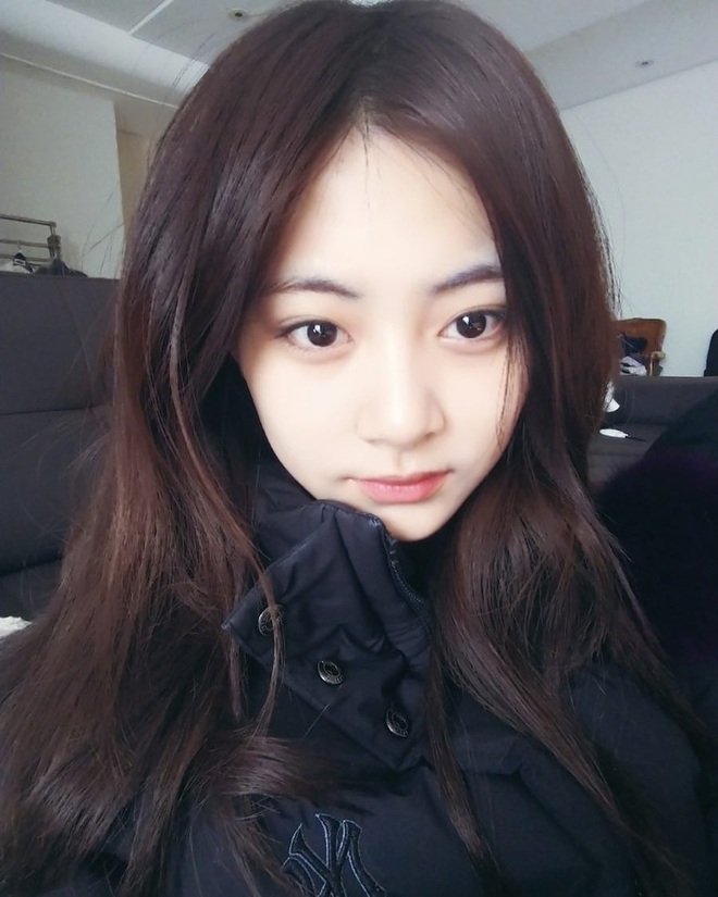 Nhan sắc ít phấn son của Tzuyu (Twice) gây tranh cãi: Lúc bị chê thậm tệ, lúc lại đẹp như thiên thần - Ảnh 8.