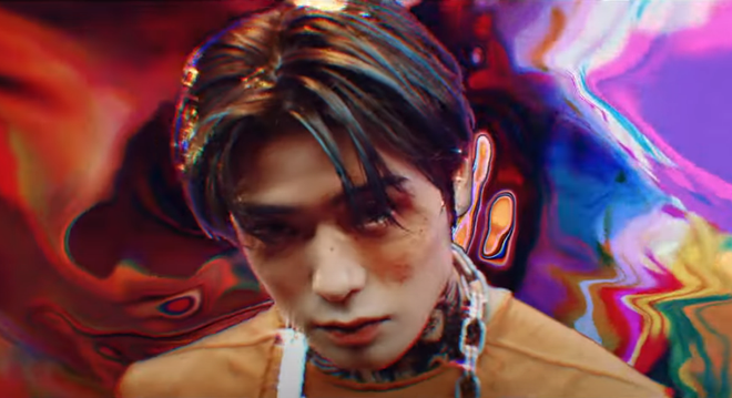 MV mới của NCT 127: Jaehyun (NCT) vẫn làm fan mê mẩn sau scandal Itaewon vì quá đẹp trai, nhưng phần vietsub đi đường quyền của SM mới gây sốc! - Ảnh 3.