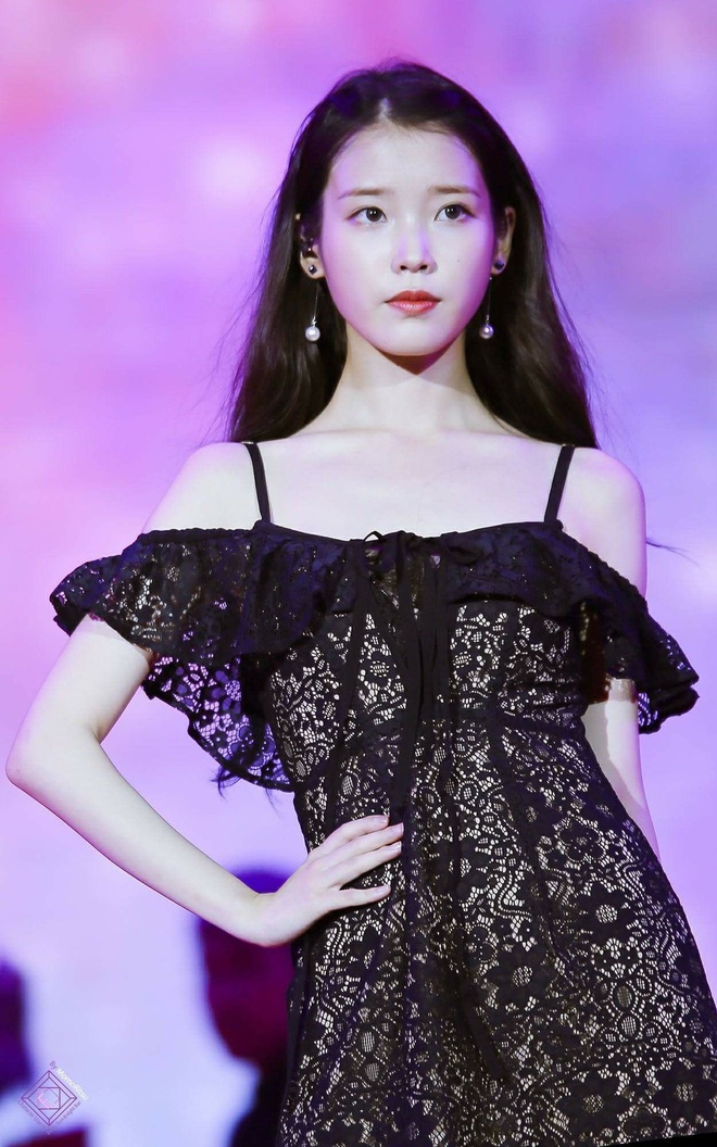 IU đe dọa ngôi vị bờ vai đẹp nhất Kpop của Jennie, bất ngờ nhỉnh hơn hẳn một mẩu BLACKPINK ở điểm này - Ảnh 8.