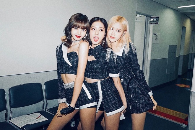 Lisa (BLACKPINK) ch&#237;nh thức c&#225;n mốc 33 triệu follower Instagram, lập 4 kỷ lục li&#234;n ho&#224;n chưa idol n&#224;o l&#224;m được - Ảnh 10.