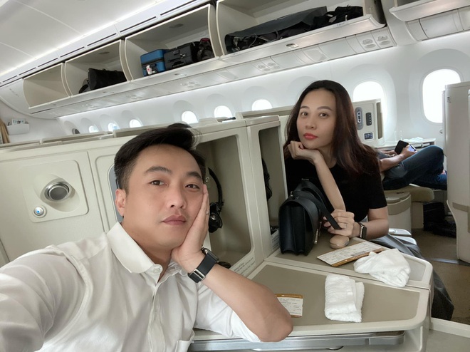Đ&agrave;m Thu Trang h&eacute; lộ một g&oacute;c trong biệt thự bạc tỷ, mới l&agrave; gara chưa ho&agrave;n thiện đ&atilde; thấy ho&agrave;nh tr&aacute;ng đến cho&aacute;ng ngợp - Ảnh 5.