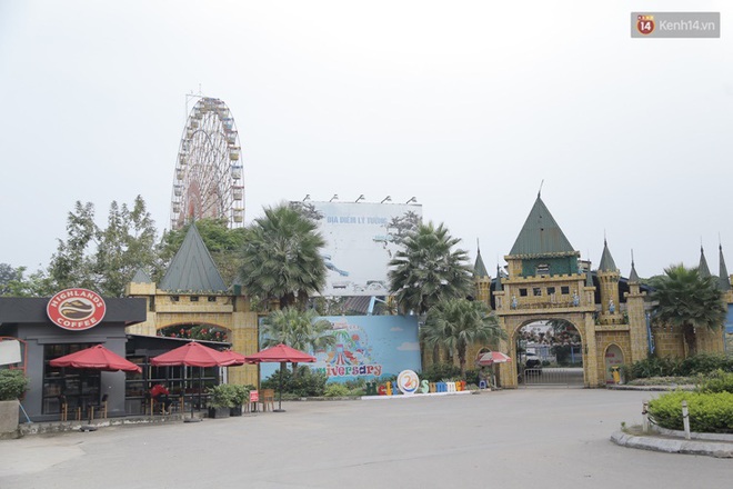 Hà Nội: Công viên vẫn đóng cửa dịp nghỉ lễ, nhiều phụ huynh đưa con đi chơi nuối tiếc ra về - Ảnh 8.