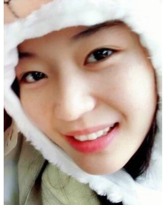 Zoom cận mặt mộc của mợ chảnh Jeon Ji Hyun thời trẻ măng: Da lấm tấm tàn nhang vẫn đẹp không thốt nên lời - Ảnh 7.